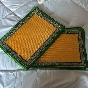 Set of 6 Placemats and Table Runner